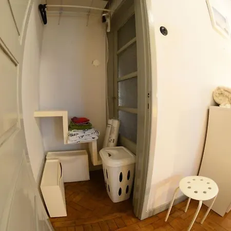 Agra Pet House Ii *